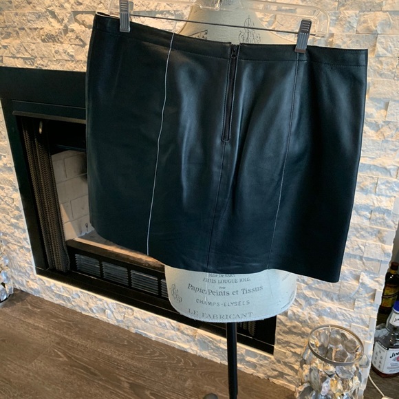 Vince lambskin leather mini skirt size 10 - Picture 3 of 3